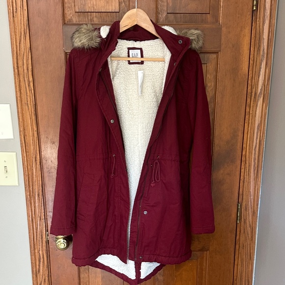 GAP Women's Deep Red Utility Jacket with Faux Fur Hood - Picture 1 of 2